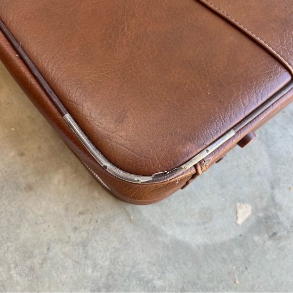 Vintage Luggage Suitcase - Picture 2 of 3